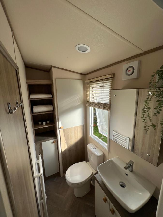 Anchors Rest - Family Caravan - Haven Lytchett Minster Экстерьер фото